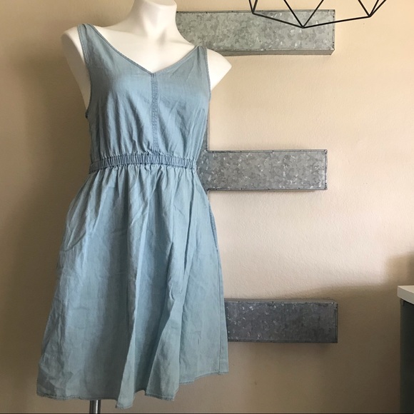 H&M Dresses & Skirts - 🌈3/$20 H&M Denim open back tie dress